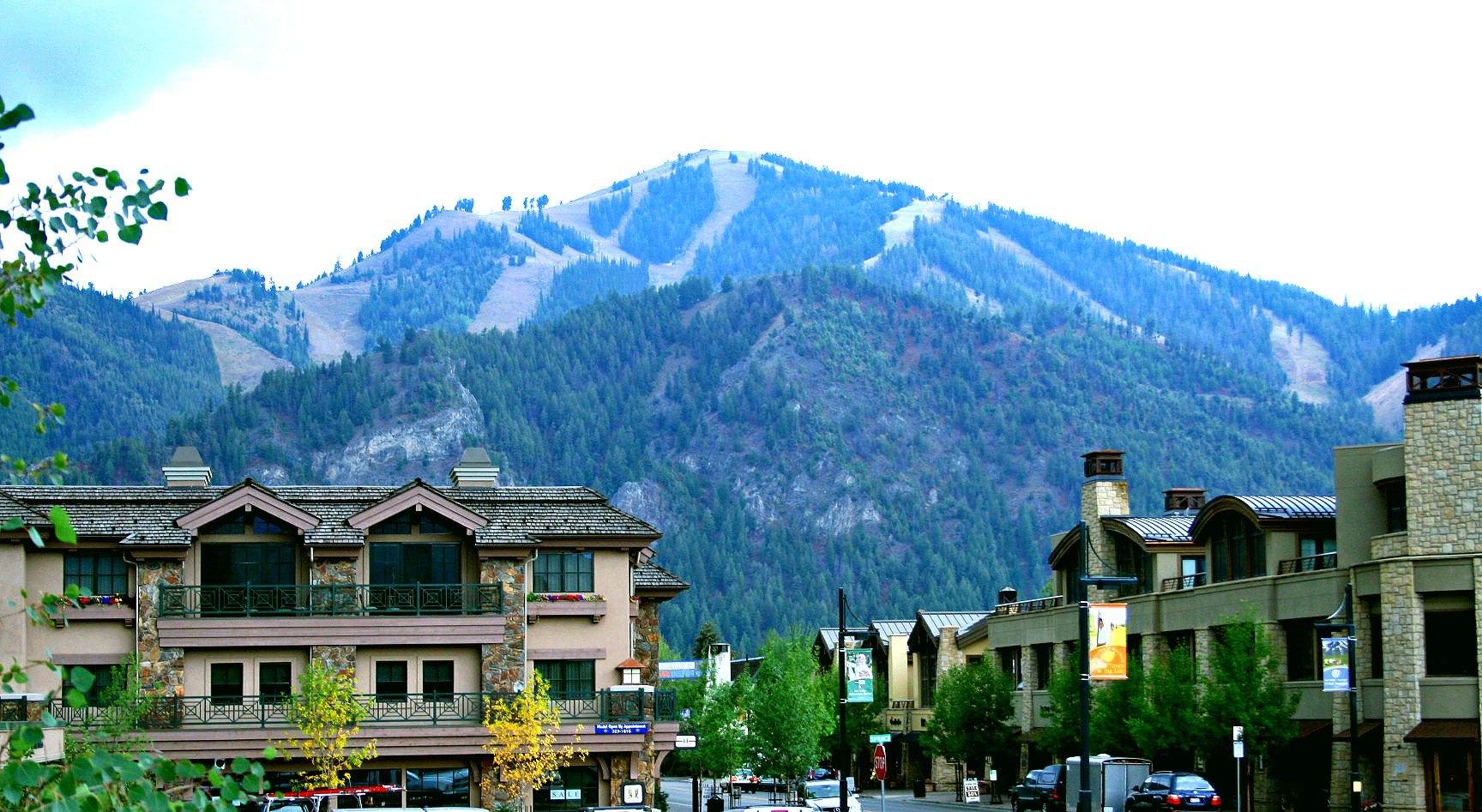 ketchum-idaho-downtown-views